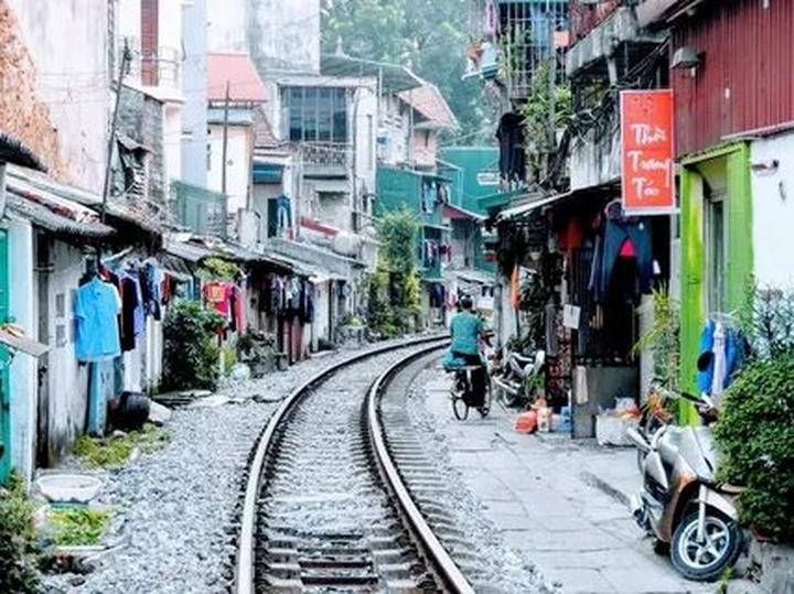 Triệu Lộ Tư cắt phăng mái tóc - Cảm hứng video marketing từ Hotspot Matrix