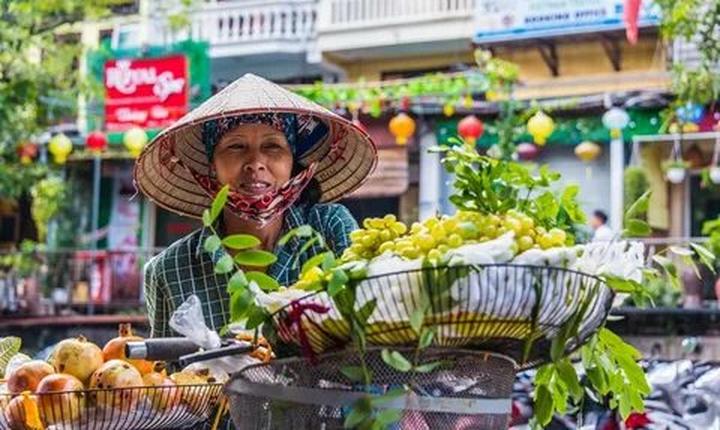 Nội dung: Trong một bóng mát trong mùa hè nóng bỏng, một cột mốc trong lịch sử nhạc